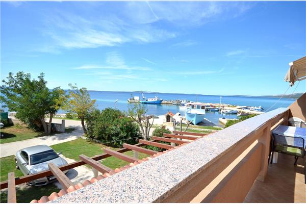 Apartment A3, for 7 persons