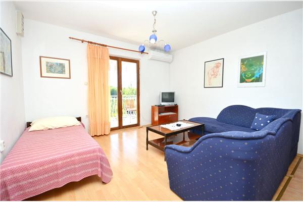 Apartment A2, for 5 persons