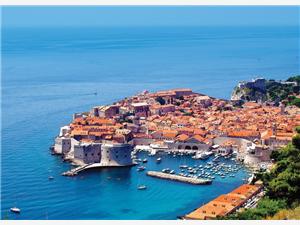 The-told-town-of-Dubrovnik