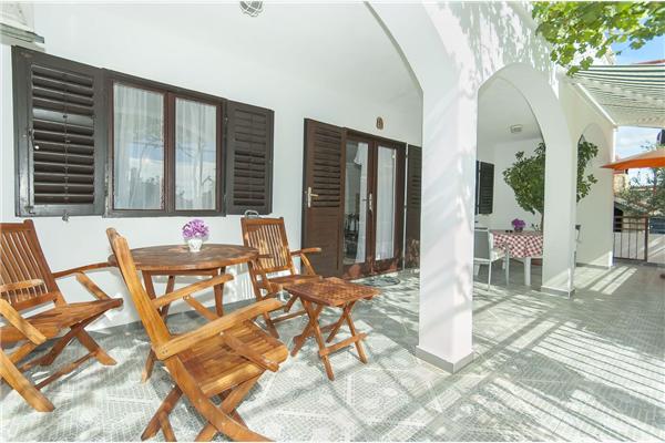 Apartment A1, for 5 persons