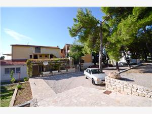 Apartmanok Marija Ivan Dolac - Hvar sziget, Méret 50,00 m2, Légvonalbeli távolság 50 m, Központtól való távolság 10 m