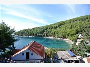 House Vatromir Middle Dalmatian islands, Remote cottage, Size 70.00 m2, Airline distance to the sea 10 m