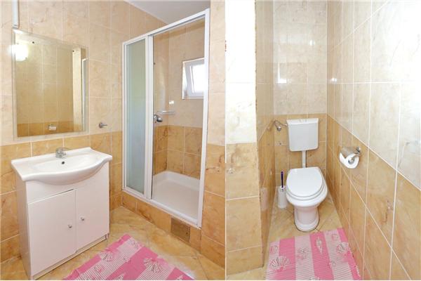 Apartment A6, for 5 persons