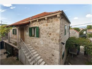 Apartment Middle Dalmatian islands,BookBrankoFrom 100 €