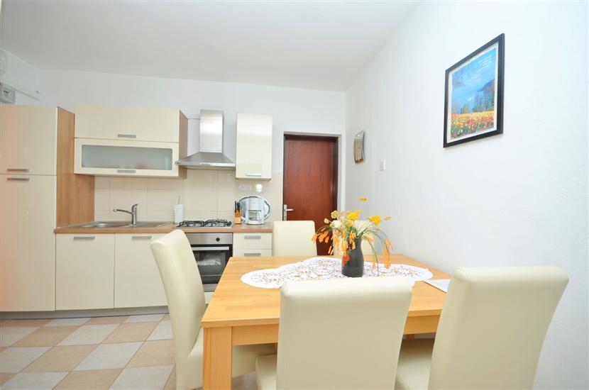 Apartment A1, for 6 persons