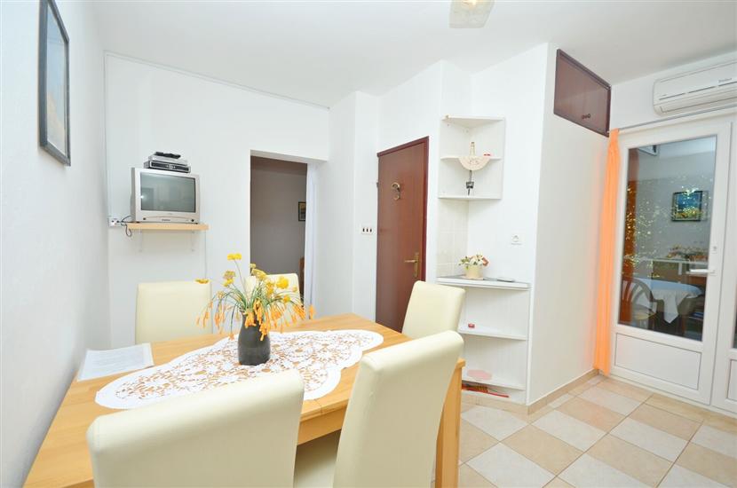 Apartment A1, for 6 persons