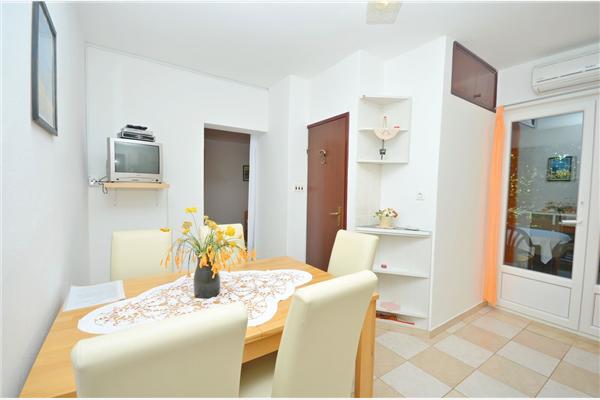 Apartment A1, for 6 persons