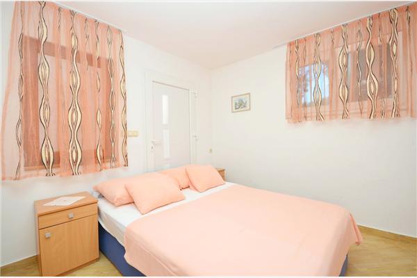 Apartment A1, for 6 persons