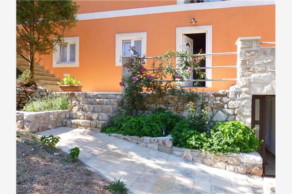 Apartment A2, for 5 persons