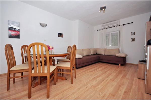 Apartment A1, for 6 persons