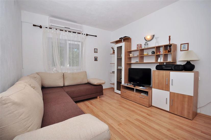 Apartment A1, for 6 persons