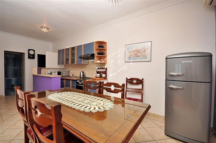 Apartment A1, for 6 persons