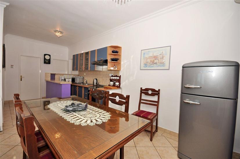 Apartment A1, for 6 persons
