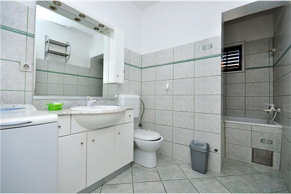 Apartment A2, for 6 persons