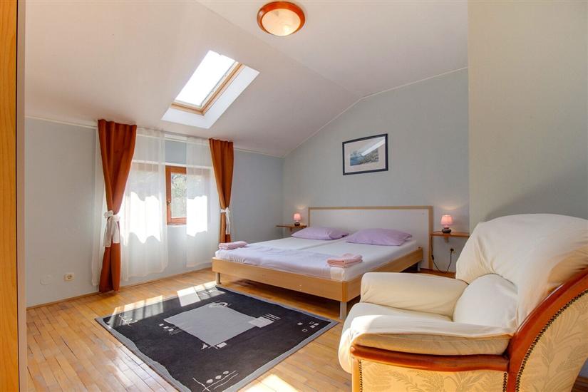 Apartment A1, for 5 persons