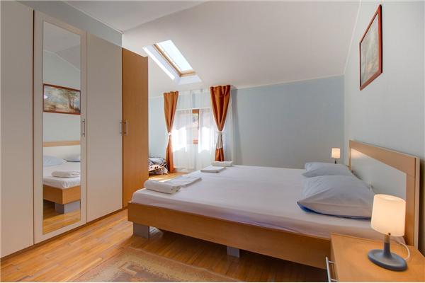 Apartment A1, for 5 persons