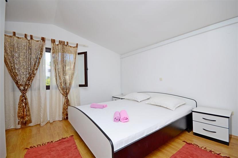 Apartment A1, for 7 persons