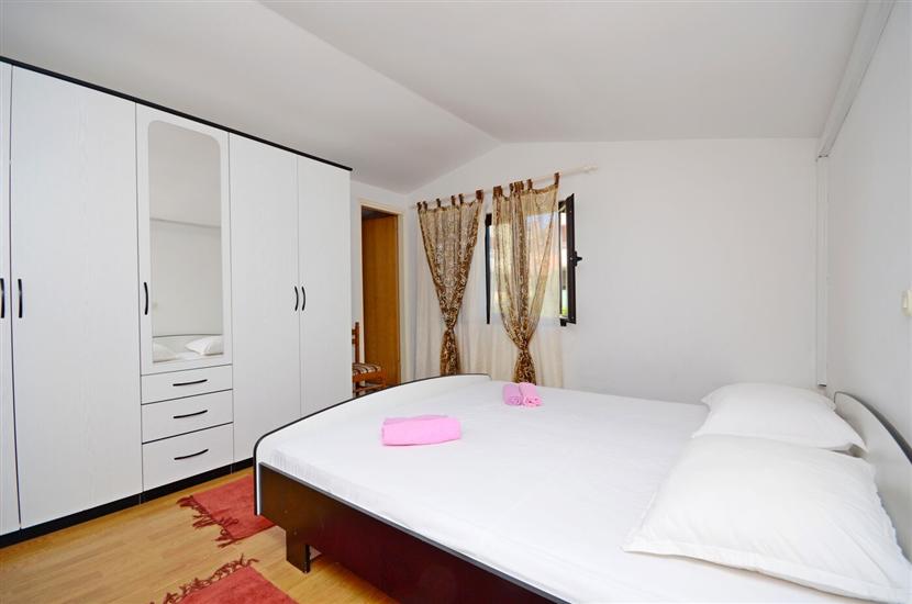 Apartment A1, for 7 persons