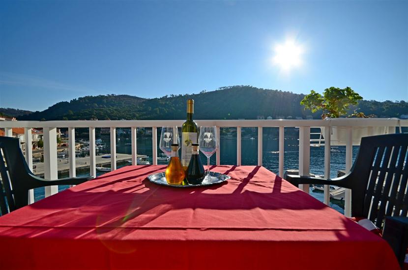 Apartment A1, for 7 persons