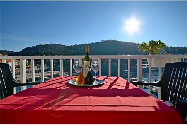 Apartment A1, for 7 persons