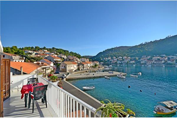 Apartment A1, for 7 persons