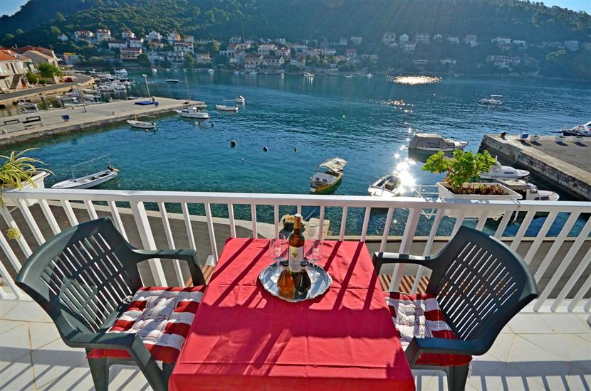 Apartment A1, for 7 persons