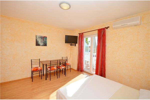Apartment A2, for 3 persons