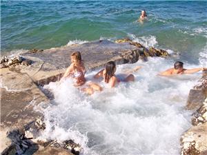 Boende vid strandkanten Split och Trogirs Riviera,BokaDragicaFrån 1529 SEK