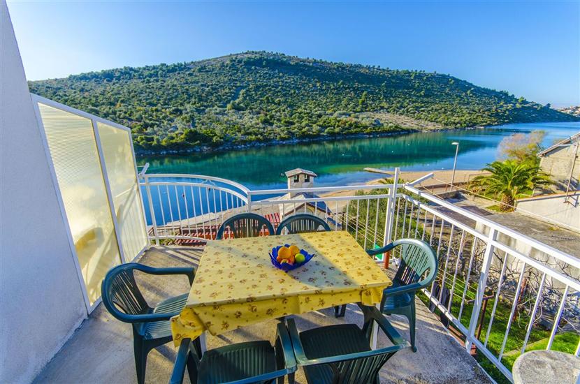 Apartment A2, for 5 persons