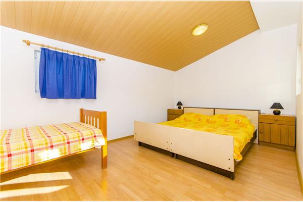 Apartment A2, for 5 persons