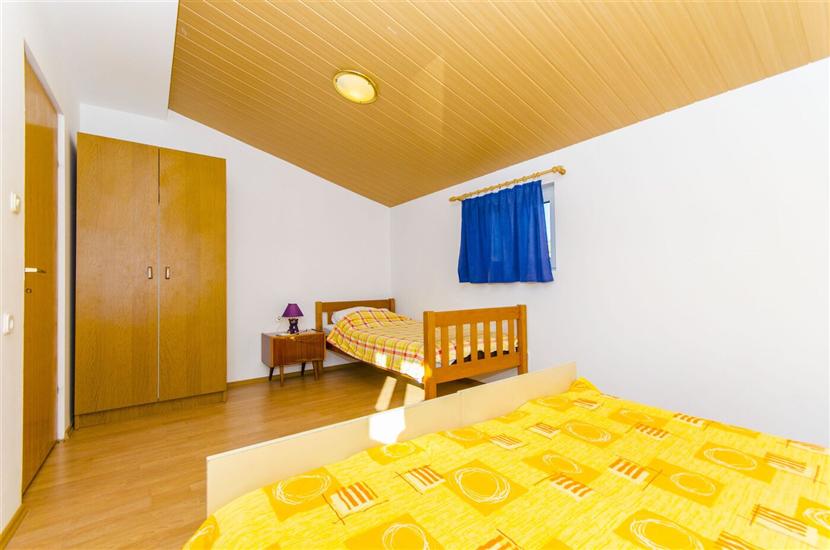 Apartment A2, for 5 persons