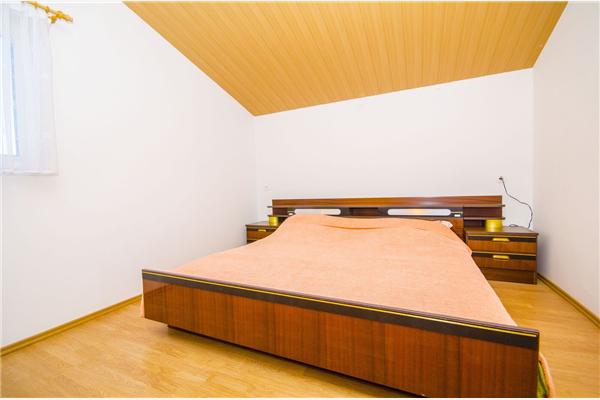 Apartment A2, for 5 persons