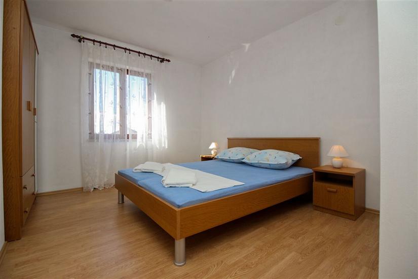 Apartment A1, for 5 persons