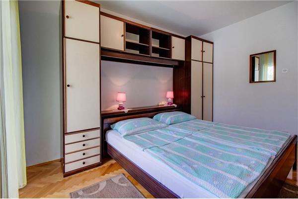 Apartment A1, for 7 persons