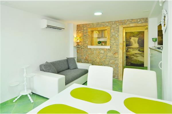 Apartment A2, for 4 persons