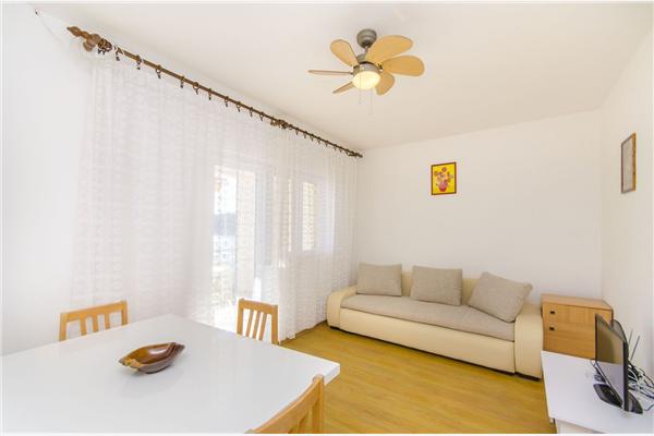 Apartment A1, for 5 persons
