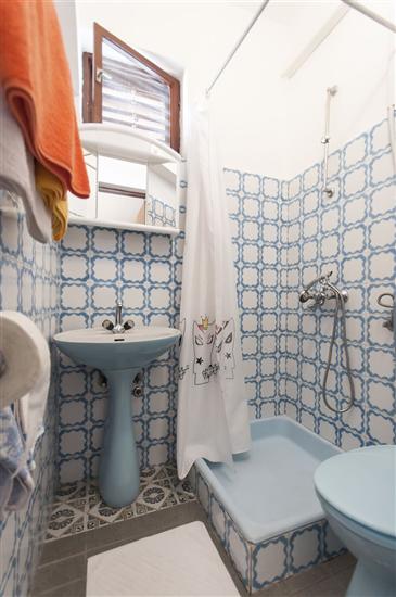 Room S13, for 3 persons