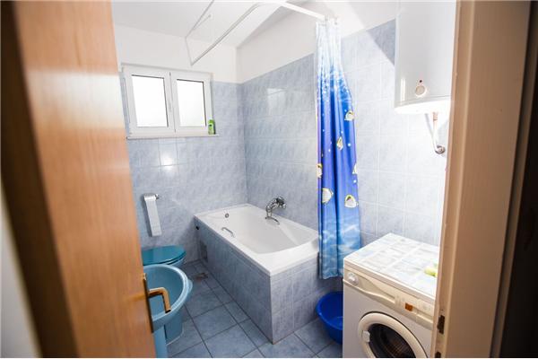 Apartment A1, for 8 persons