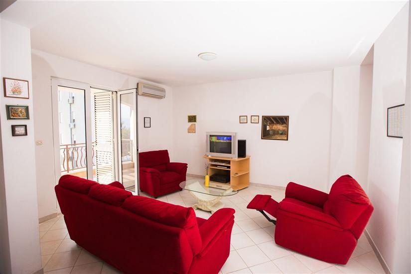 Apartment A1, for 8 persons