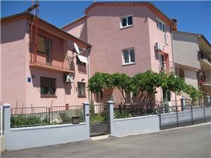 Apartment Dina Pula, Size 75.00 m2, Airline distance to town centre 800 m