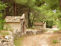 Le calvaire (le chemin de la Croix)  Monuments