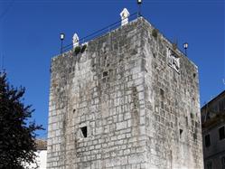 Fünfeckiger Turm  Sehenswürdigkeiten