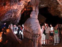 Grotta Baredine  Luoghi