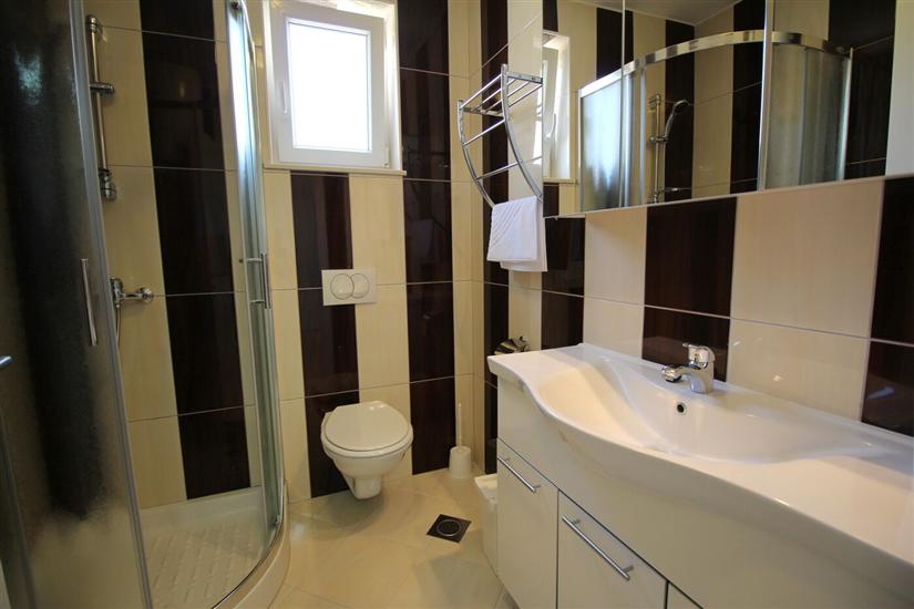 Apartment A1, for 5 persons