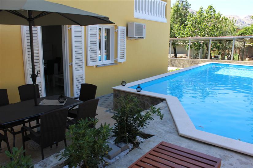 Apartment A2, for 5 persons