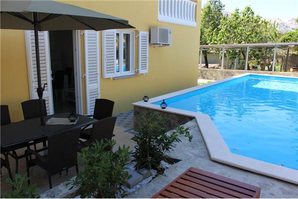 Apartment A2, for 5 persons