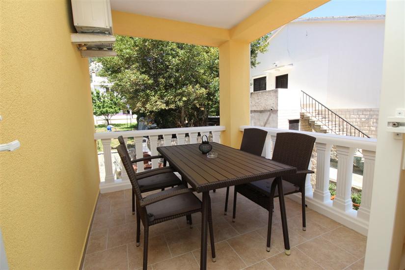 Apartment A4, for 3 persons