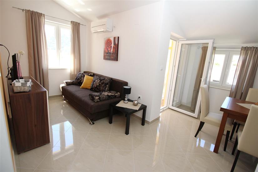 Apartment A9, for 2 persons