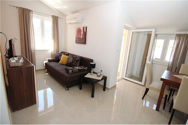 Apartment A9, for 2 persons