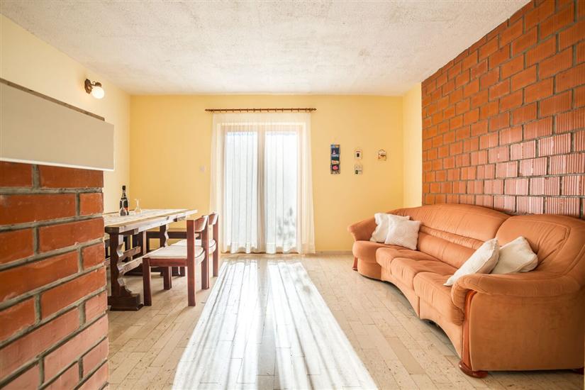 Apartment A1, for 5 persons